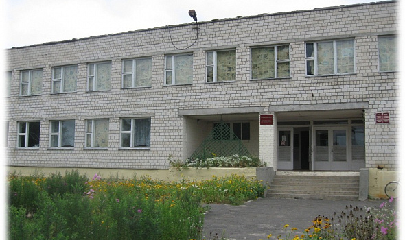Здание базовой школы, д. Головки ул. Центральная, 1